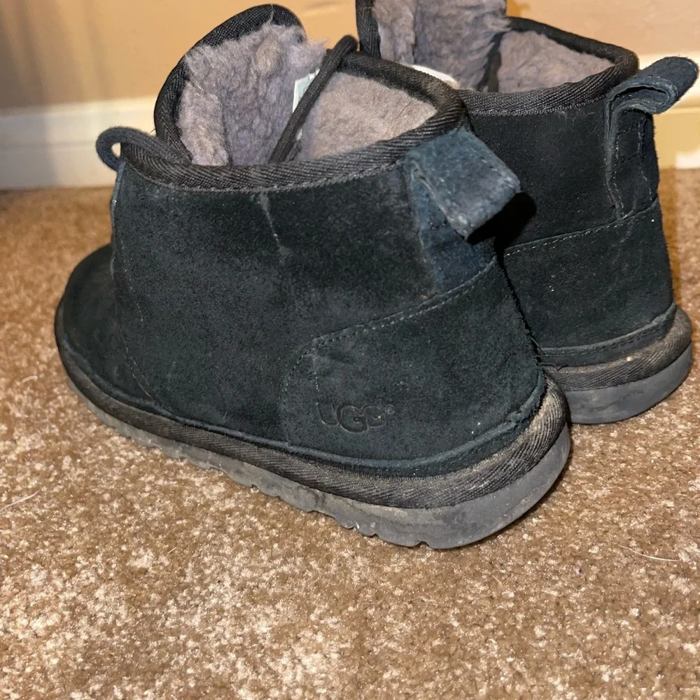 Used mens uggs - Picture 2 of 3